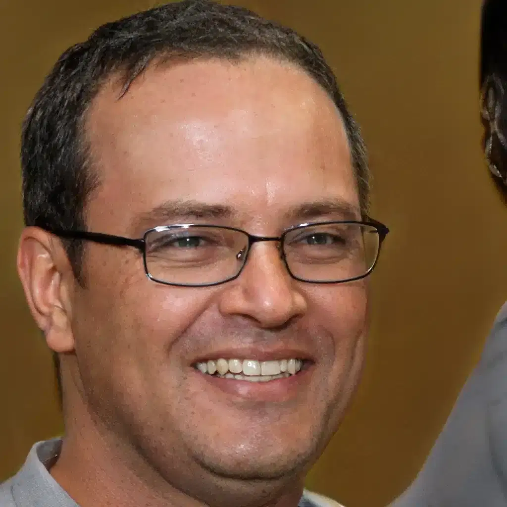 Tobias R.